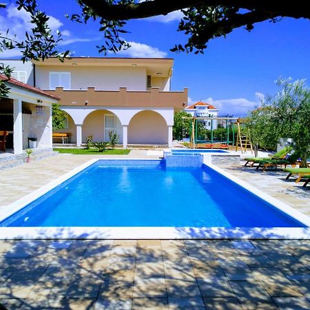 Apartment House Kastela With Heated Pool & Jacuzzi Exterior foto