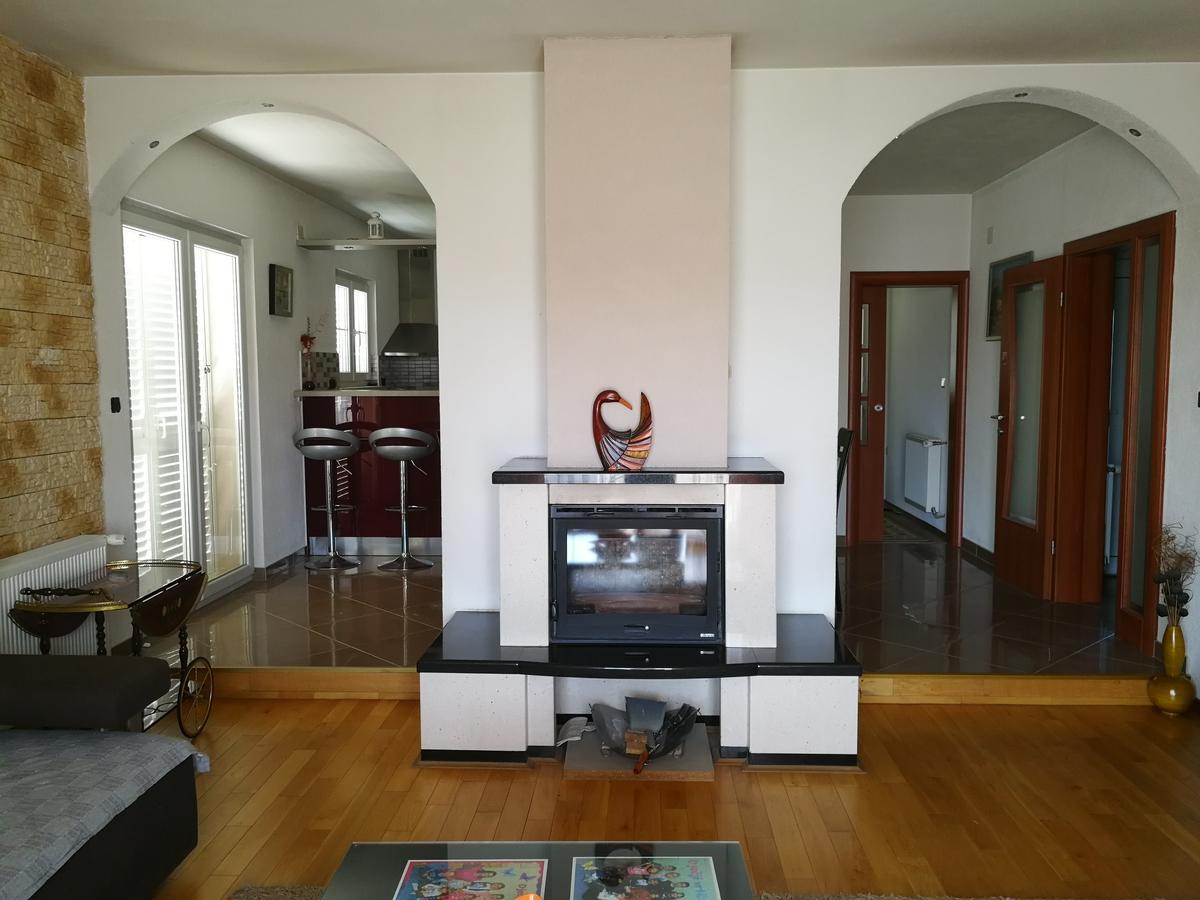 Apartment House Kastela With Heated Pool & Jacuzzi Exterior foto