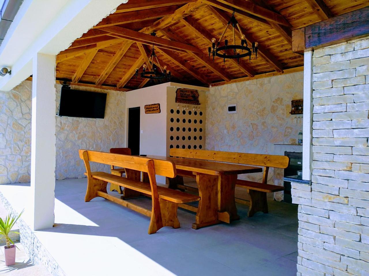Apartment House Kastela With Heated Pool & Jacuzzi Exterior foto