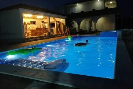 Apartment House Kastela With Heated Pool & Jacuzzi Exterior foto